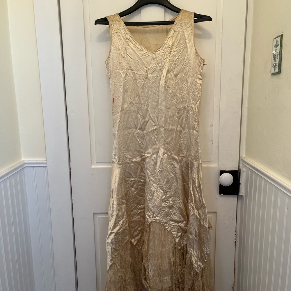 Elegant Cream Sleeveless Dress